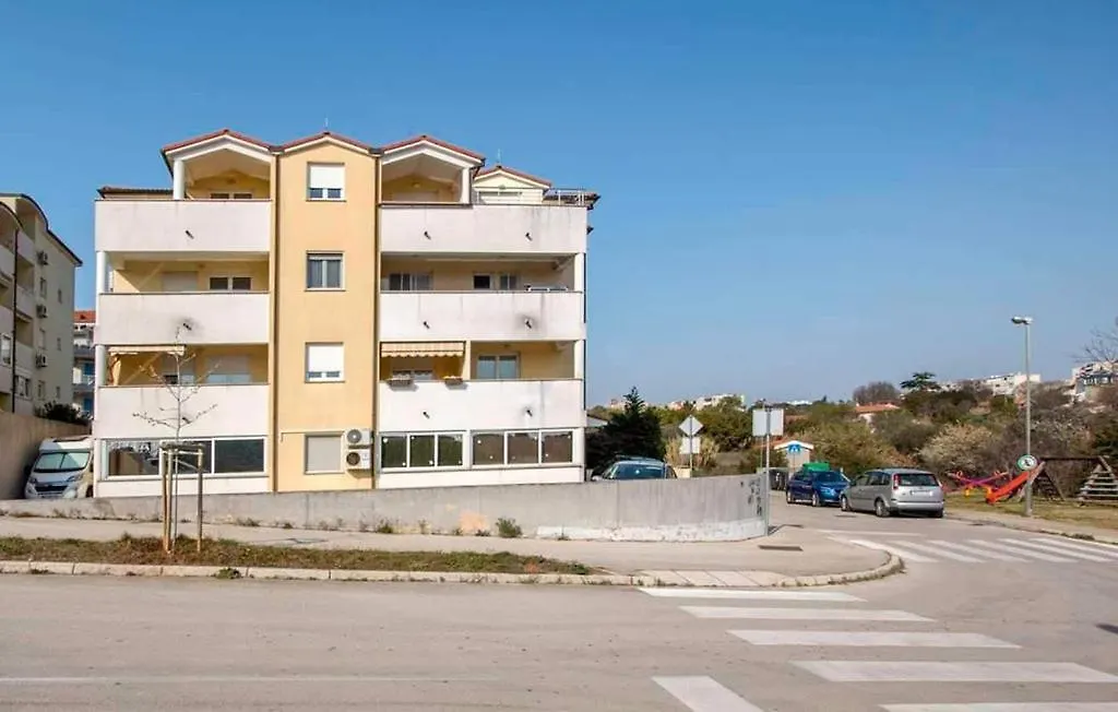 Apartment Valsaline 2182 Pula Croatia