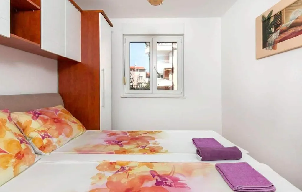 Apartment Valsaline 2182 Pula 0*,  Croatia