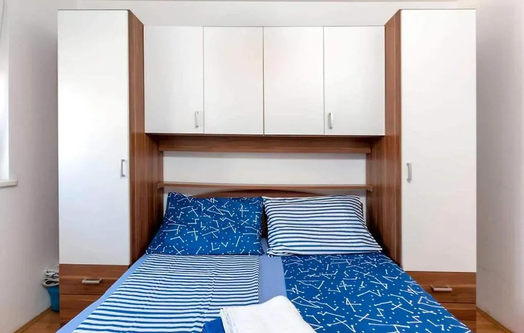 Apartment Valsaline 2182 Pula