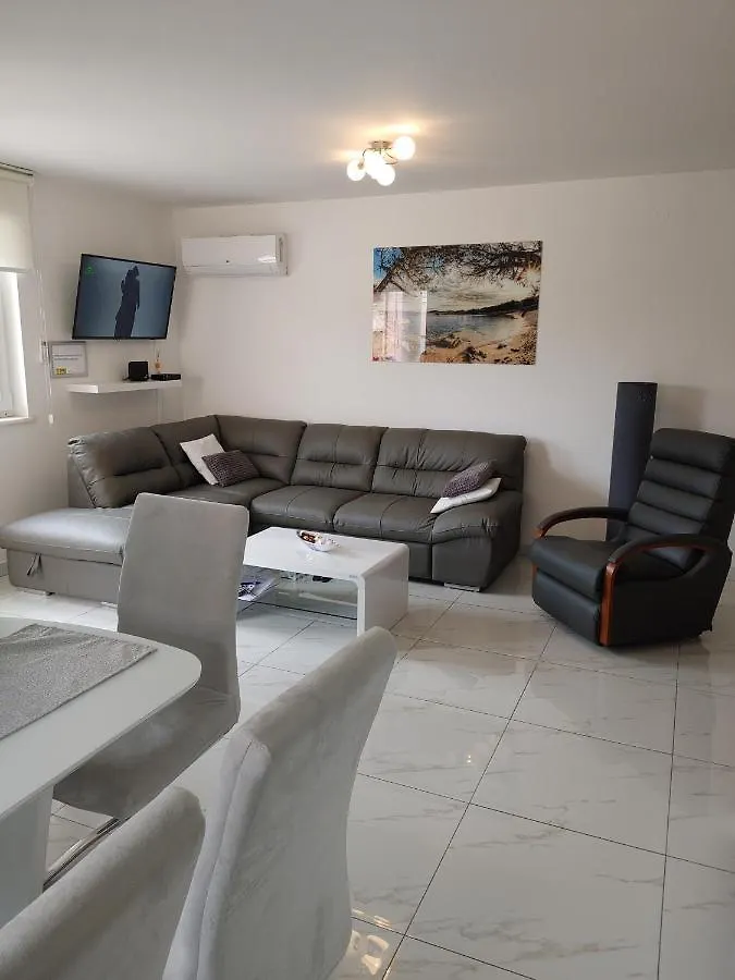 Apartment Valsaline 2182 Pula